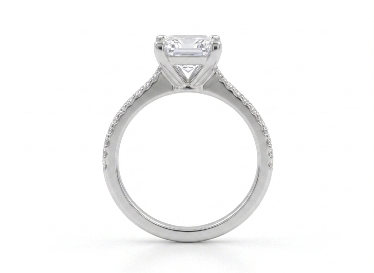 18ct White Gold Princess Cut Diamond Ring.